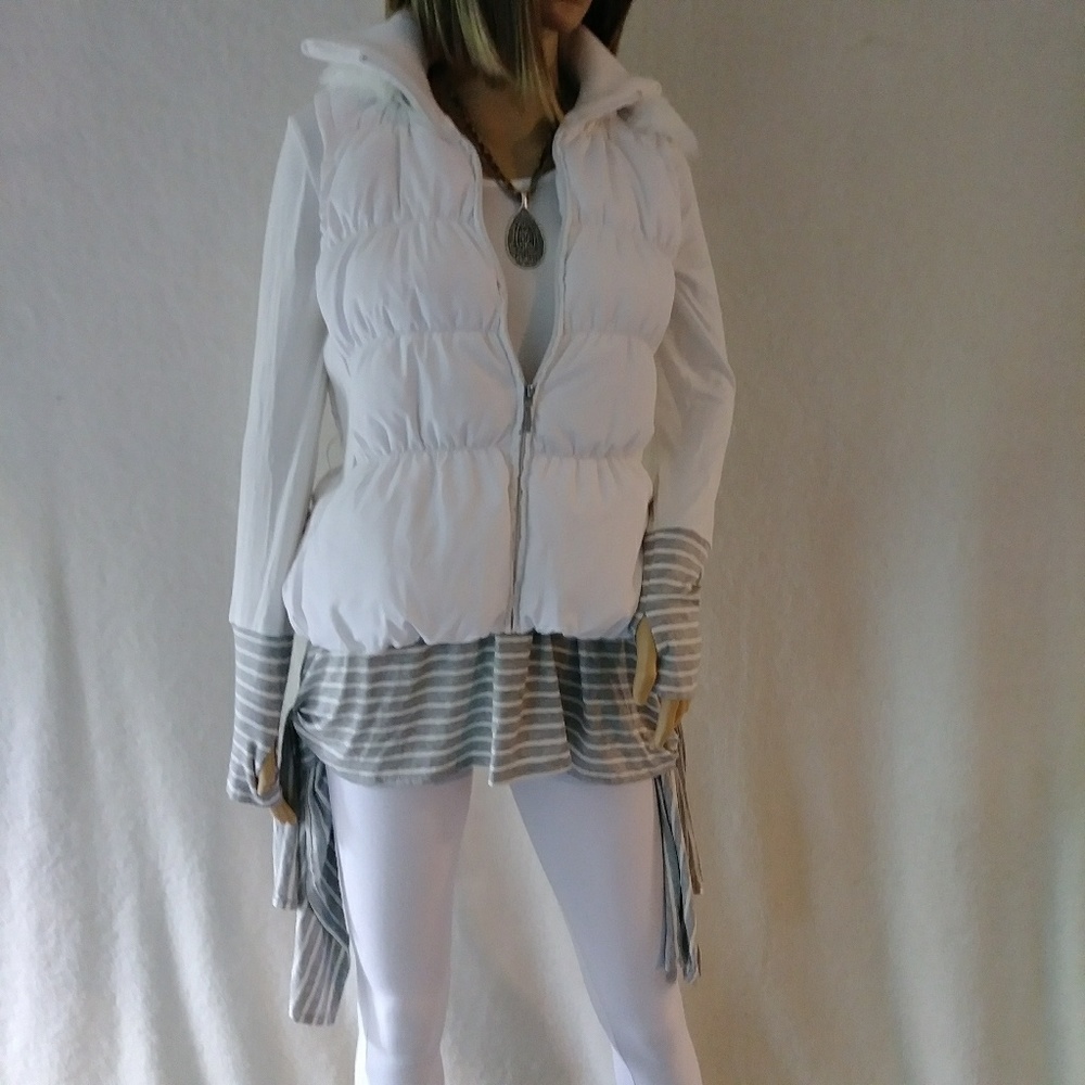 SALE! Color Block Off-White/Gray Tie-Hem Tunic - Picture 5 of 8